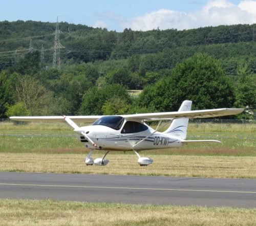 SmallAircraft-OO-KWI-01