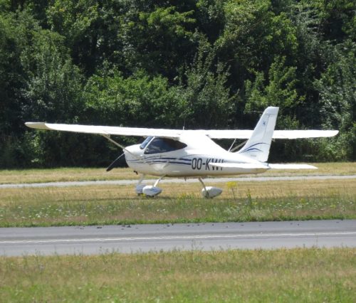 SmallAircraft-OO-KWI-02