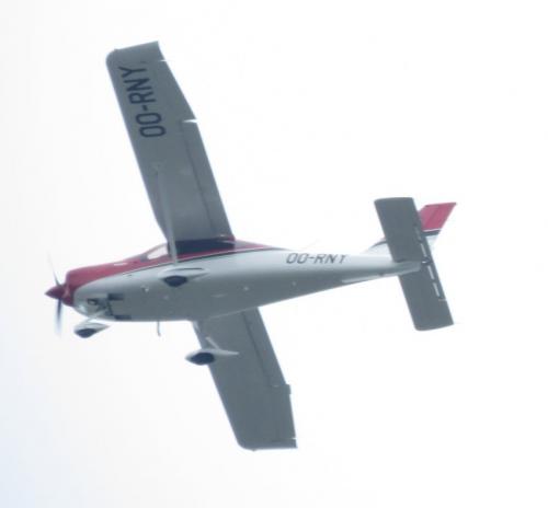 SmallAircraft-OO-RNY-01