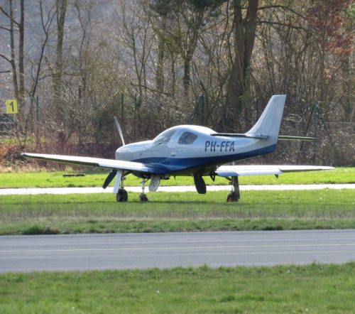 SmallAircraft-PH-FFA-04