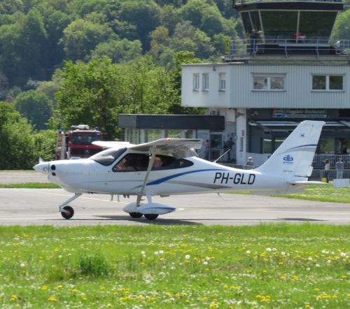 SmallAircraft-PH-GLD-05