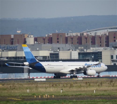 DiscoverAirlines02