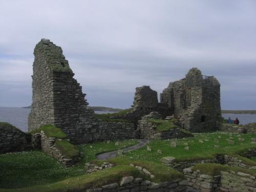 ShetlandIslandsJarlshofMonument2006-1