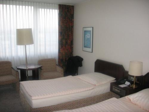 2006HotelAtlas-04