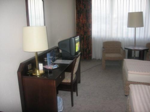 2006HotelAtlas-05