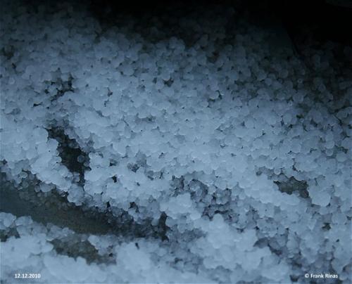 0005-12.12.2010Graupel05