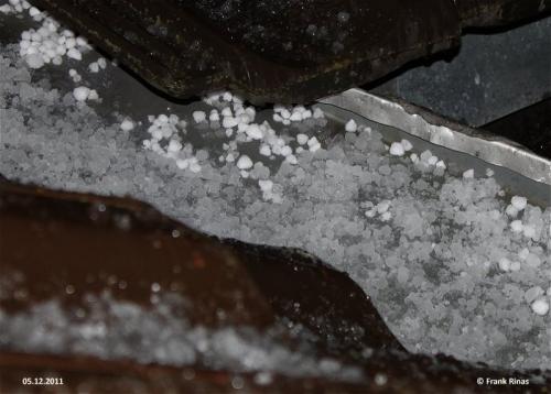 0008-05.12.2011Graupel04