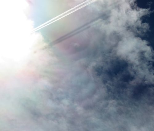 014-05072025-IrisierendeWolken01